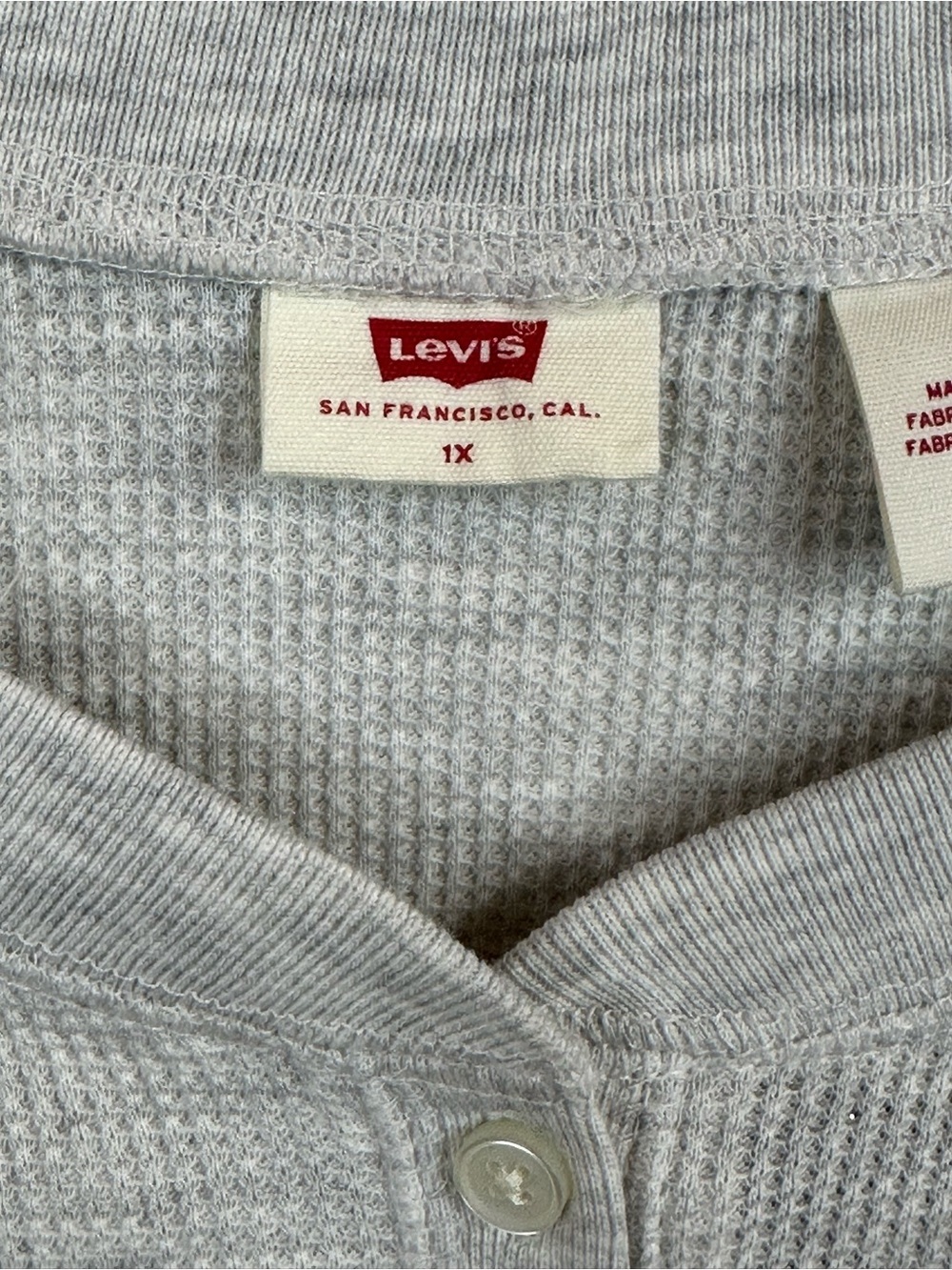 Levi's Light Gray Waffle-Knit Henley, slim fit, XL, NWT - Picture 2 of 5